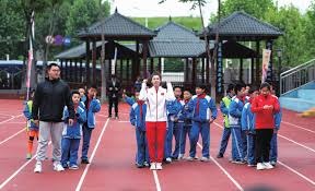 空接扣篮绝杀，雄鹿16分大逆转！字母30分10板5助，罗林斯29分8助